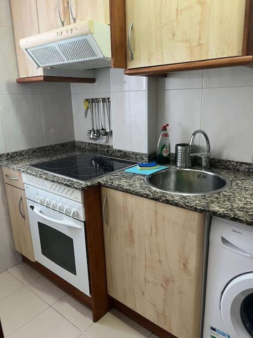 Acogedor Y Soleado Apartamento Recien Amueblado En 希洪 外观 照片